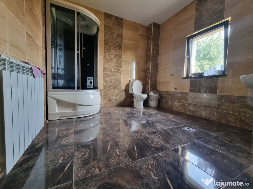 Vilă deosebită- Cartierul CFR Bacău- destinații multiple - Bacau (Bacau)