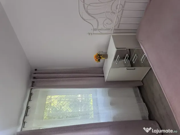 Apartament cu 4 camere pentru închiriat, zona Titan