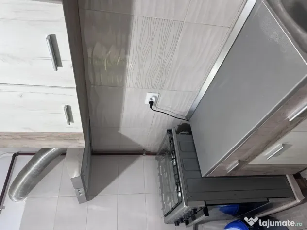 Apartament cu 4 camere pentru închiriat, zona Titan
