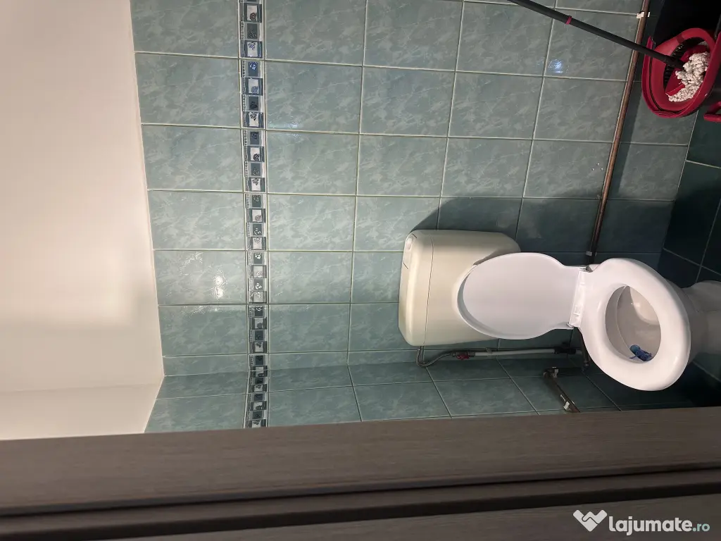 Apartament cu 4 camere pentru închiriat, zona Titan