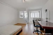Garsoniera renovata - Metrou Favorit - etaj 9 