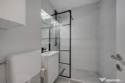 Garsoniera renovata - Metrou Favorit - etaj 9 