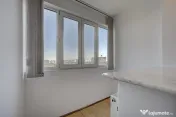 Garsoniera renovata - Metrou Favorit - etaj 9 