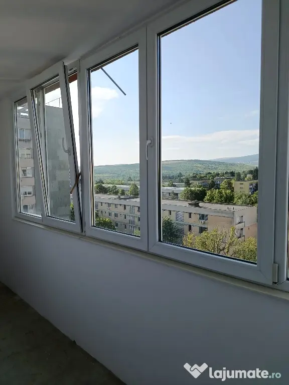 Apartament cu 2 camere str Herculane