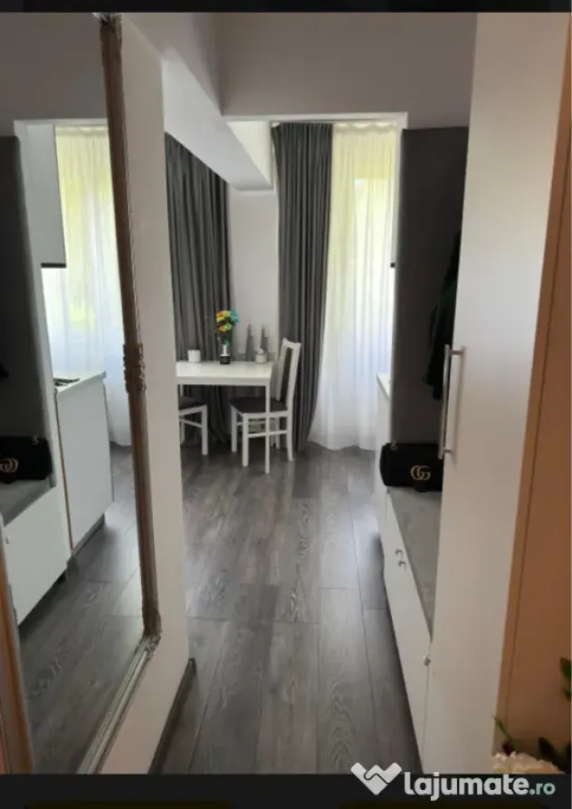 Apartament 2 cam închiriat