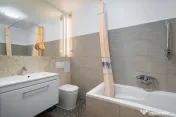 Avrig - Parc Obor, apartament 3 camere, 2 băi, etaj 4, bloc 