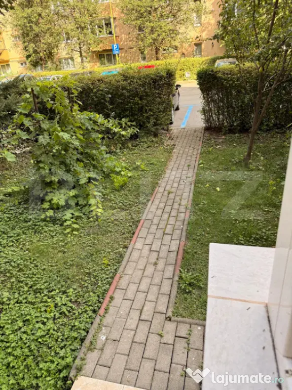 Apartament 2 camere, semidecomandat, confort 1, parter, balc - Brasov (Brasov)