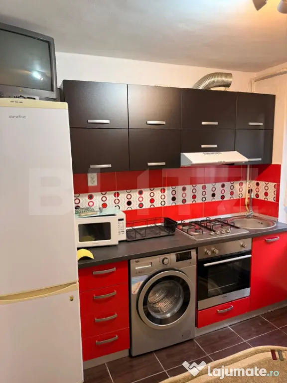 Apartament 2 camere, semidecomandat, confort 1, parter, balc - Brasov (Brasov)