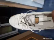 Vand adidași din piele 