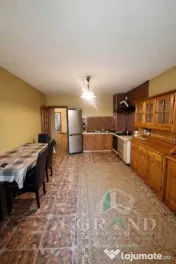 Casă individuală| 200 mp utili | 5 camere | Curte | 2 parc 