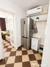Oportunitate în Micro 12! Apartament decomandat cu 2 camere 
