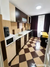 Oportunitate în Micro 12! Apartament decomandat cu 2 camere 