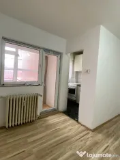 Dristor, LIDL, an 1987, garsoniera la parter, cu balcon