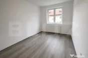 Apartament 3 camere,2 balcoane,pod,pivnita,parcare,etaj 2,Va 