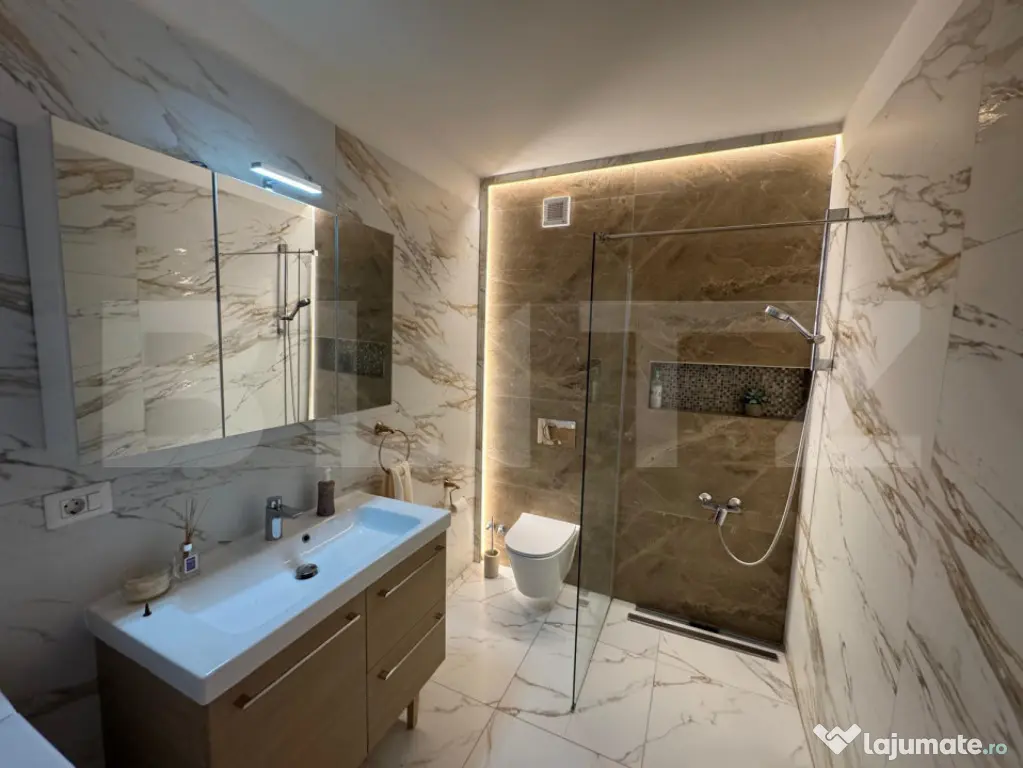 Apartament 2 camere, LUX, parcare, A.C, zona: Plopilor - Cluj-Napoca (Cluj)