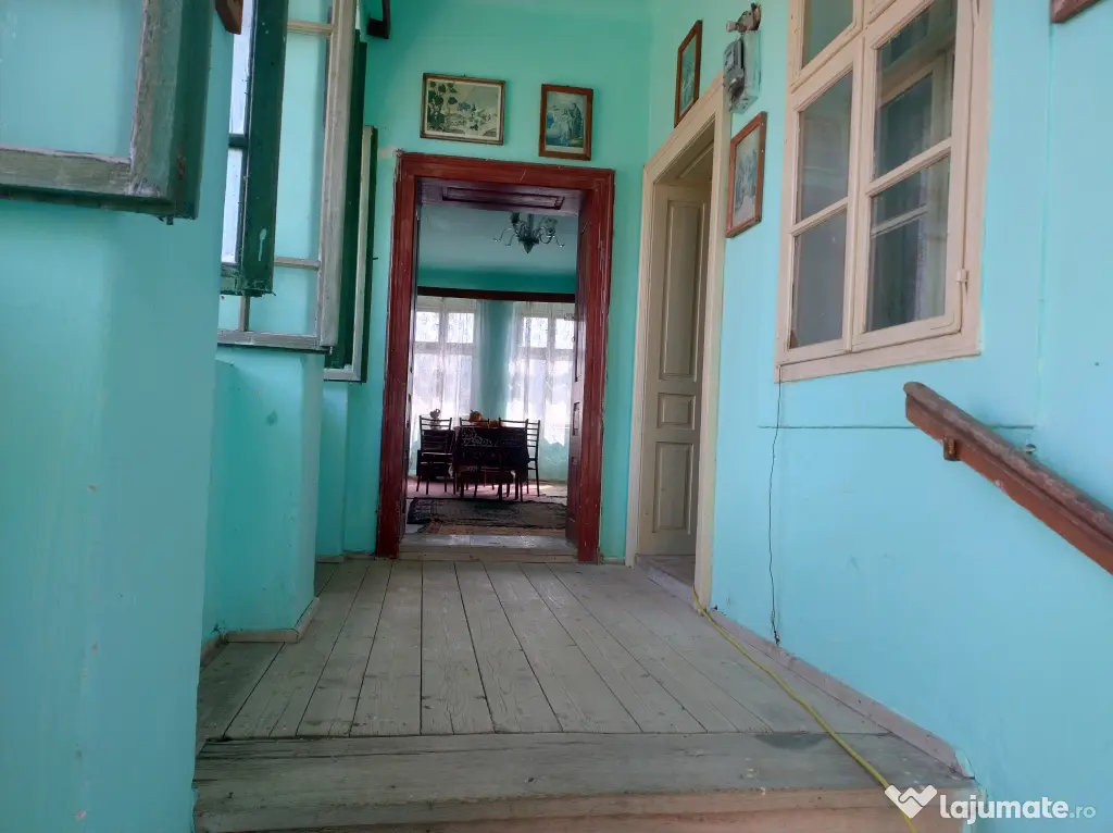 Casa de vânzare