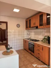 Apartament 3 camere, 69 mp, decomandat 