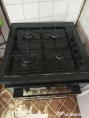 Mașina de spălat și cuptor electric cu plita pe gaz de la Arctic