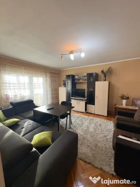 Apartament decomandat, 4 camere, 103 mp – Zona Gării - Baia Mare (Maramures)