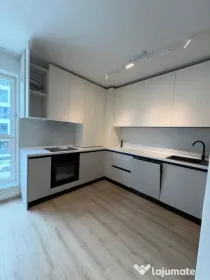 Apartament de vanzare semidecomandat ,2 camere 57mp , zona V