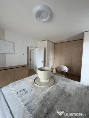 Apartament de vanzare semidecomandat ,2 camere 57mp , zona V