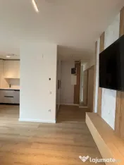 Apartament de vanzare semidecomandat ,2 camere 57mp , zona V