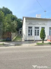 Casă din cărămidă cu teren în Dorohoi