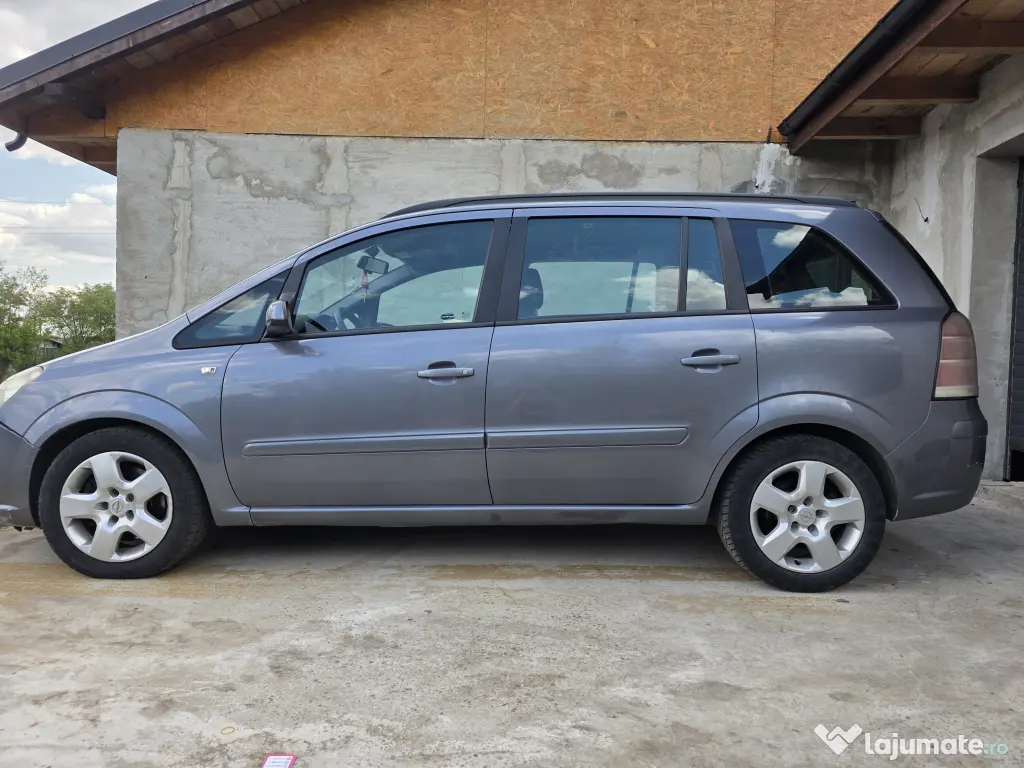 Vând Opel Zafira