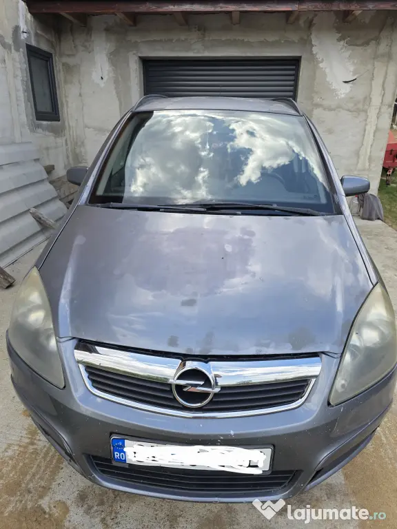 Vând Opel Zafira