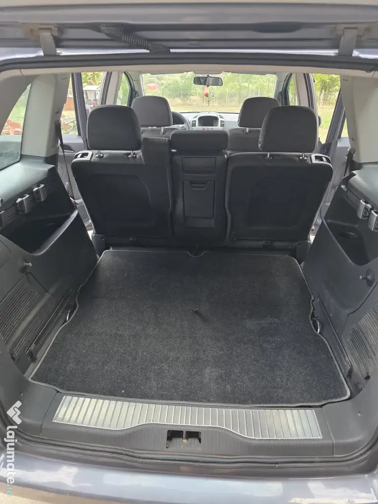 Vând Opel Zafira