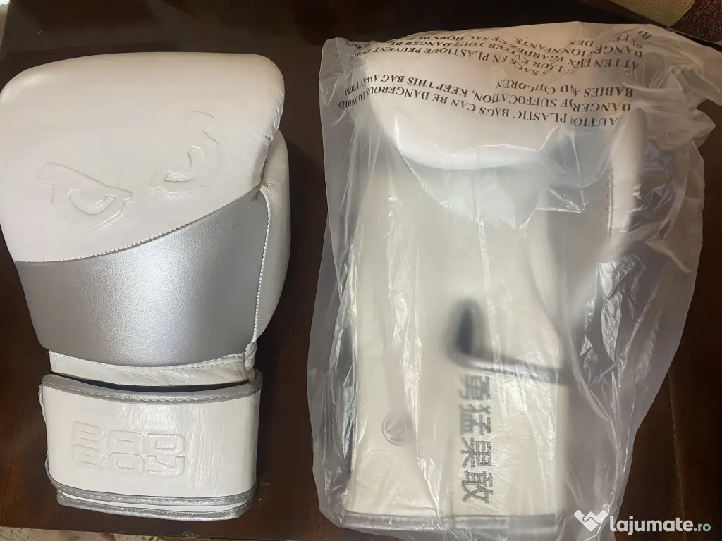 Manusi de box diverse