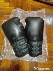 Manusi de box diverse
