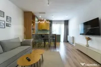 Ap de inchiriat, 2 camere Lux zona Tractoru Coresi