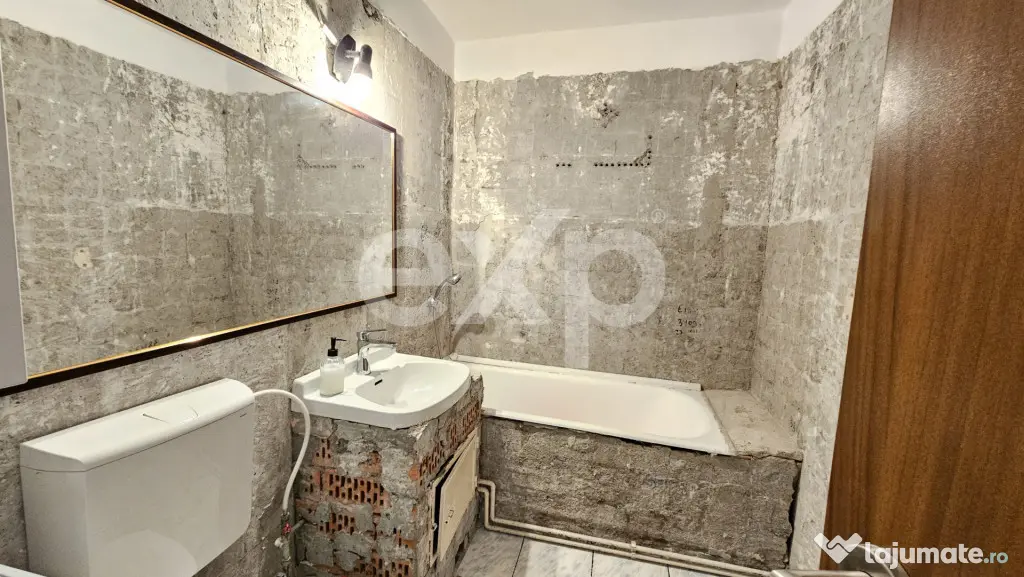 De vanzare apartament 3 camere in zona Mihai Bravu - Ploiesti (Prahova)