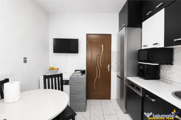 Apartament 2 camere decomandat, cu terasa, gradina si parcar - Brasov (Brasov)