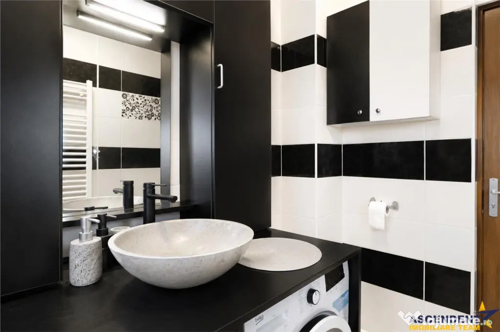 Apartament 2 camere decomandat, cu terasa, gradina si parcar - Brasov (Brasov)