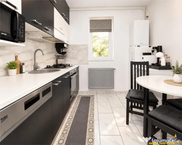 Apartament 2 camere decomandat, cu terasa, gradina si parcar - Brasov (Brasov)