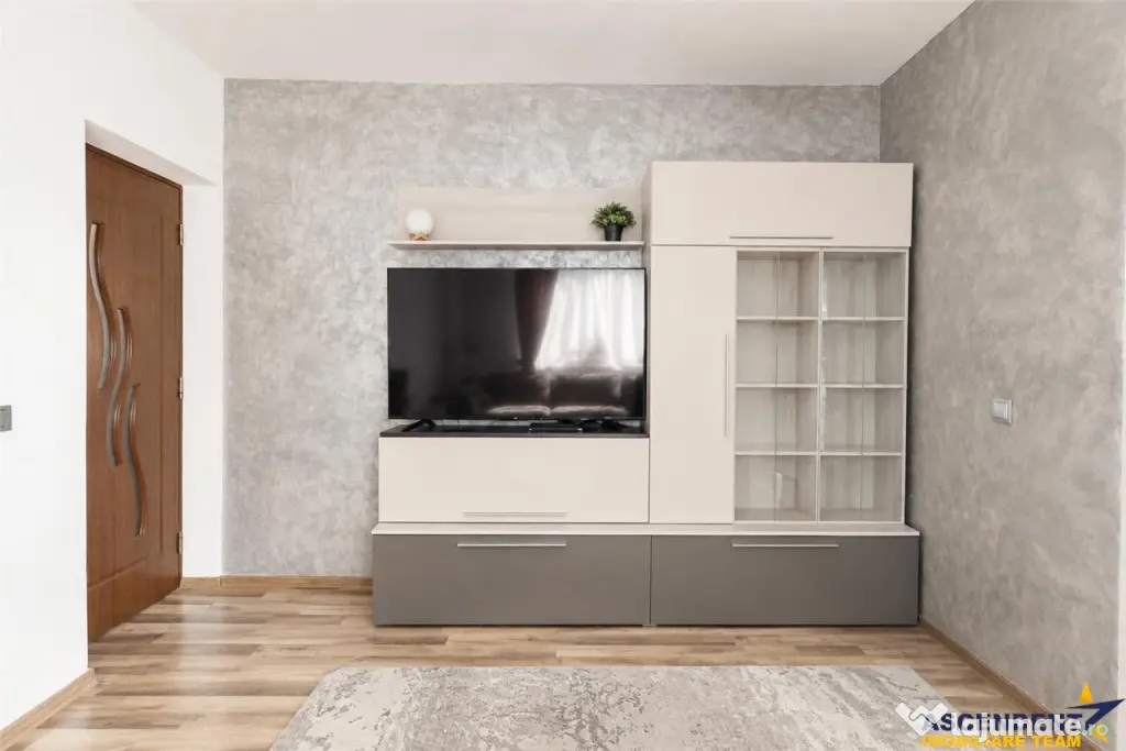 Apartament 2 camere decomandat, cu terasa, gradina si parcar - Brasov (Brasov)
