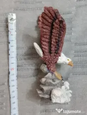 Suvenir de colectie vultur rasina 13 cm.