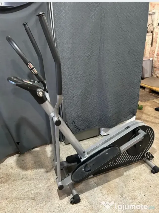 Vând bicicleta eliptica magnetică Daum electronic Vital