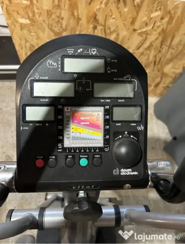 Vând bicicleta eliptica magnetică Daum electronic Vital