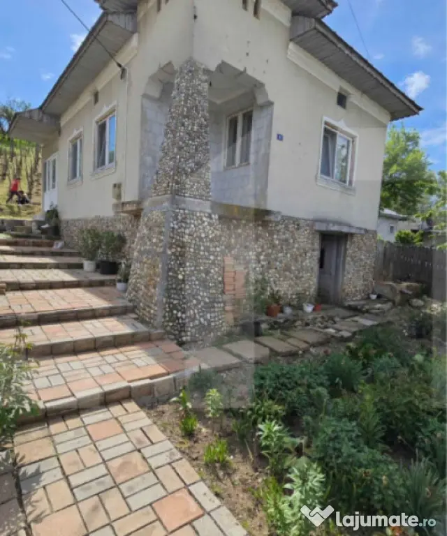 CASA INDIVIDUALA CU TEREN GENEROS DE 2000 MP-BALDOVINESTI OL - Slatina (Olt)