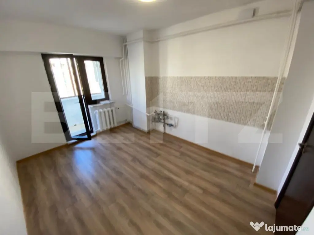 Apartament 3 camere, 80 mp, pretabil spatiu birouri, zona Ul - Craiova (Dolj)