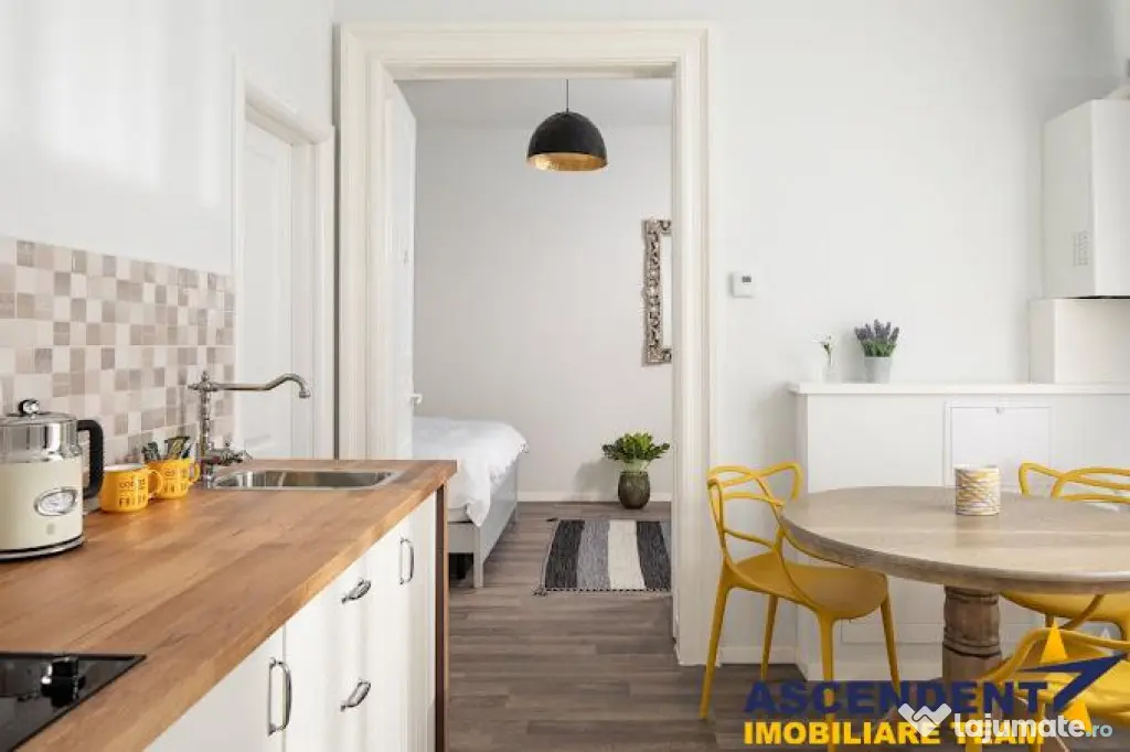 Casa cu 3 apartamente transfer afacere, locuri parcare, Ce - Brasov (Brasov)