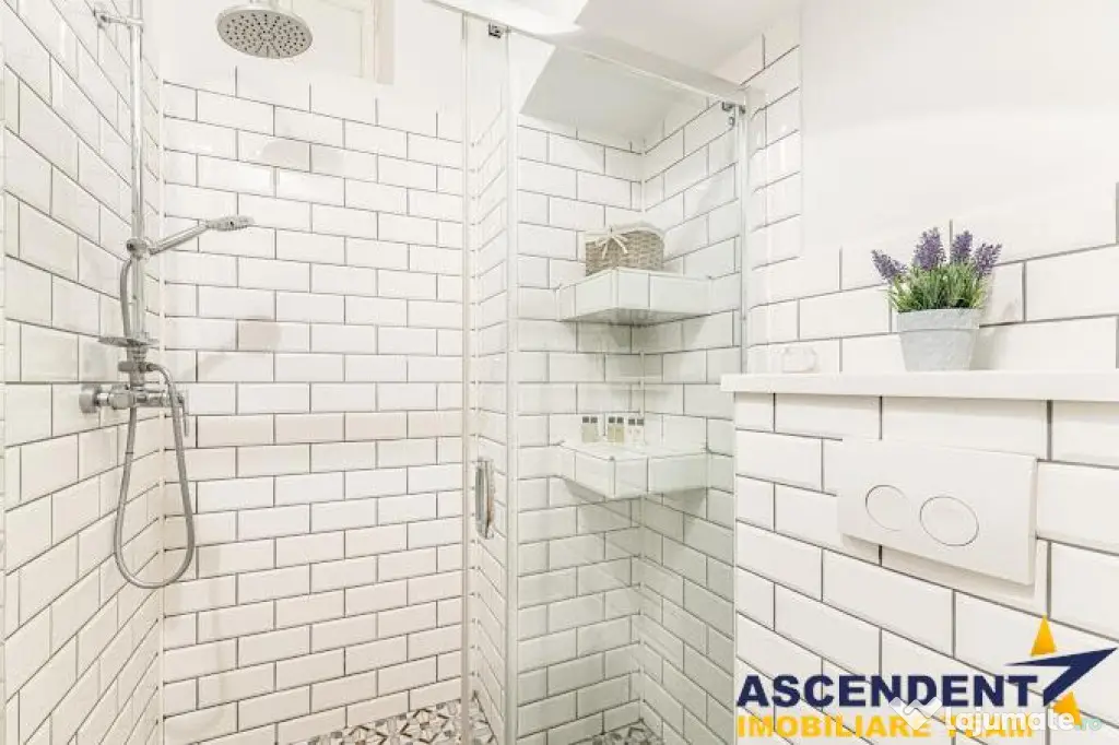 Casa cu 3 apartamente transfer afacere, locuri parcare, Ce - Brasov (Brasov)