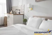 Casa cu 3 apartamente transfer afacere, locuri parcare, Ce