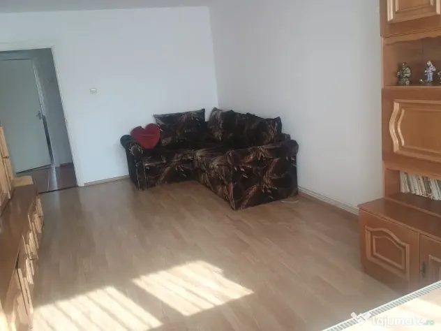 Proprietar | apartament 2 Camere langa Piata Tractorul | pret Fara comision