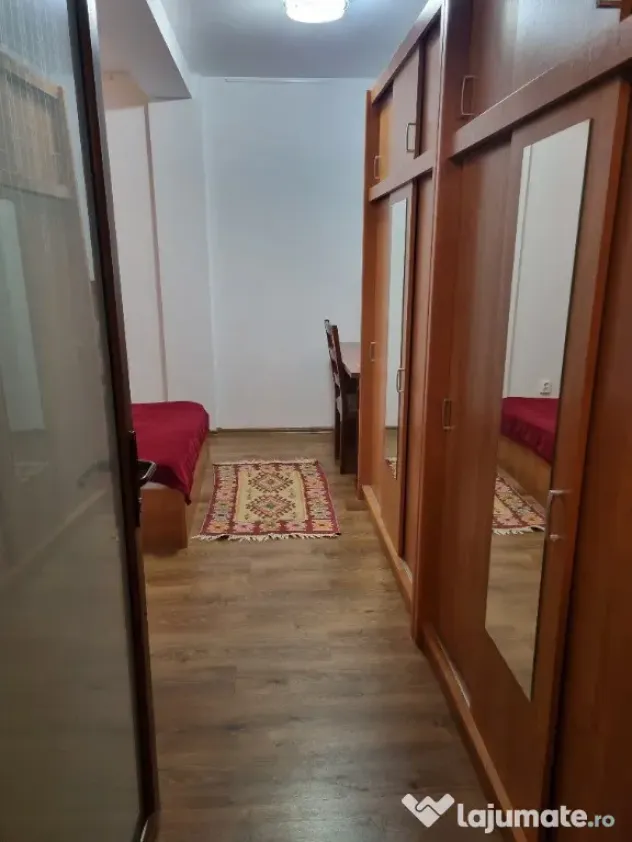 Inchiriez apartament 3 camere, 100mp, in vila, cu terasa si gradina - Constanta (Constanta)