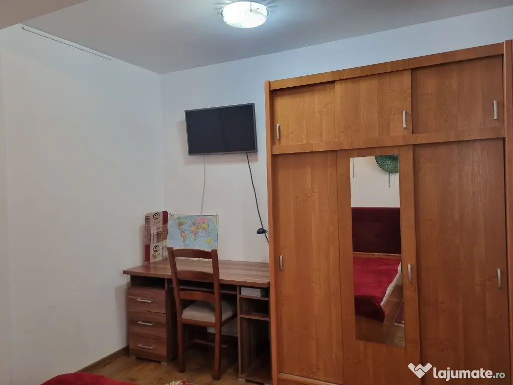 Inchiriez apartament 3 camere, 100mp, in vila, cu terasa si gradina - Constanta (Constanta)