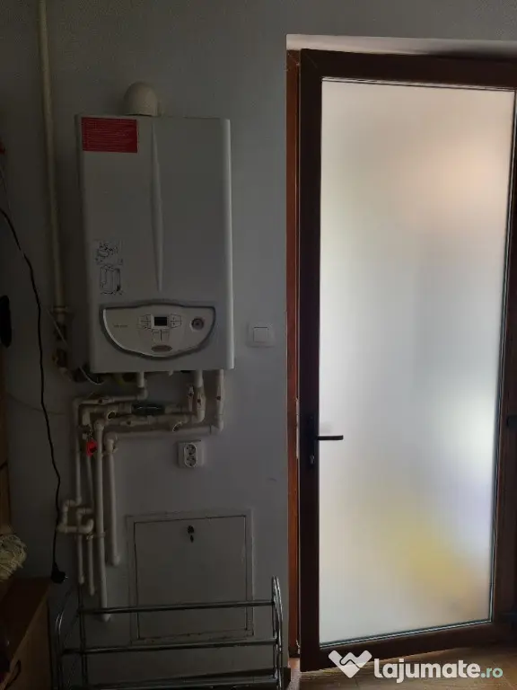 Inchiriez apartament 3 camere, 100mp, in vila, cu terasa si gradina - Constanta (Constanta)